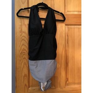 One-piece bathing suit